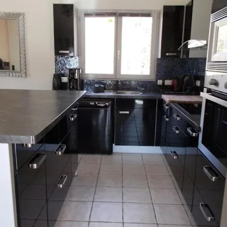 シャレー Chalet Chambon-sur-lac, 4 Pieces, 6 Personnes - Fr-1-395-34 *